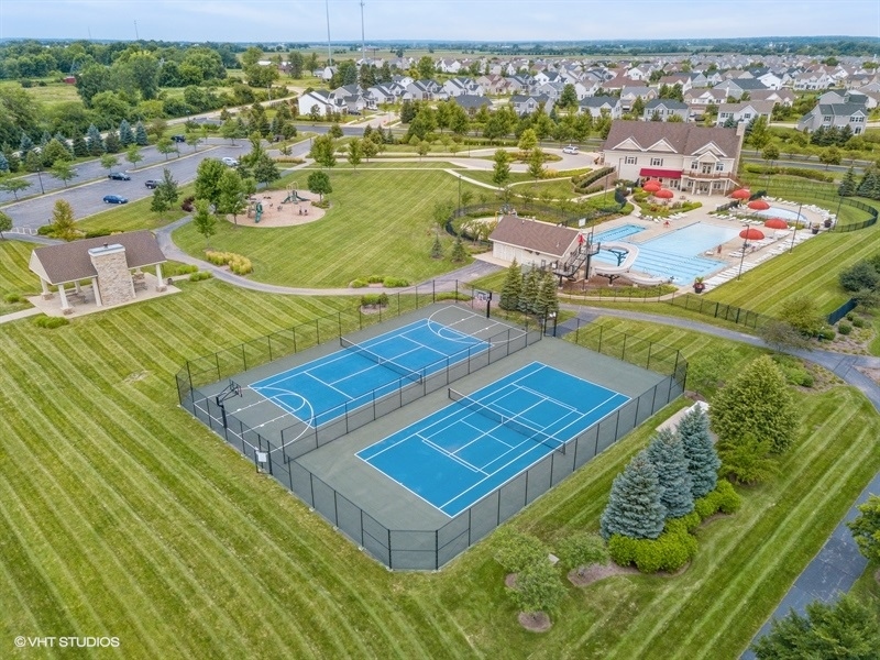 11820 Zenk Court, Huntley, IL 60142