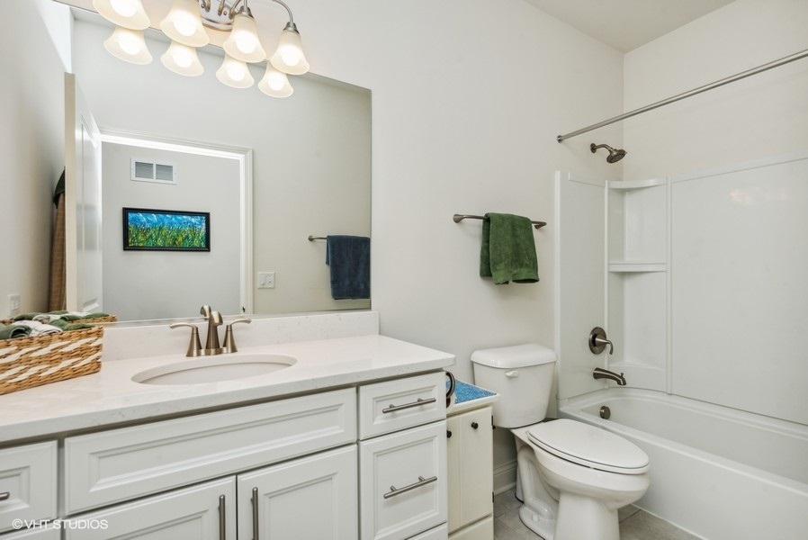 11820 Zenk Court, Huntley, IL 60142