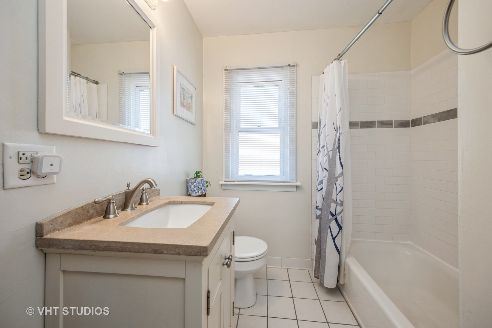 10008 S Tripp Avenue, Oak Lawn, IL 60453