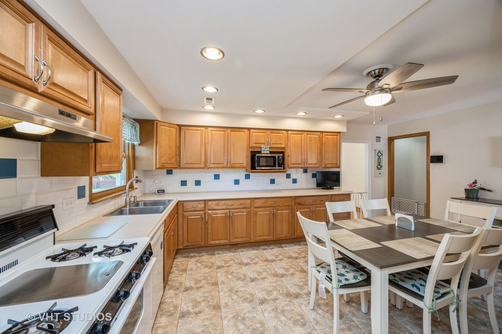 10008 S Tripp Avenue, Oak Lawn, IL 60453