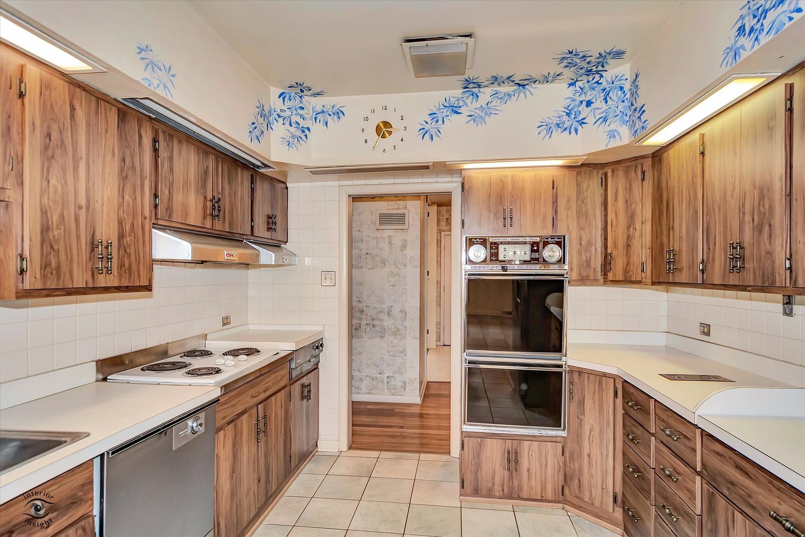 9139 S Oakley Avenue, Chicago, IL 60643
