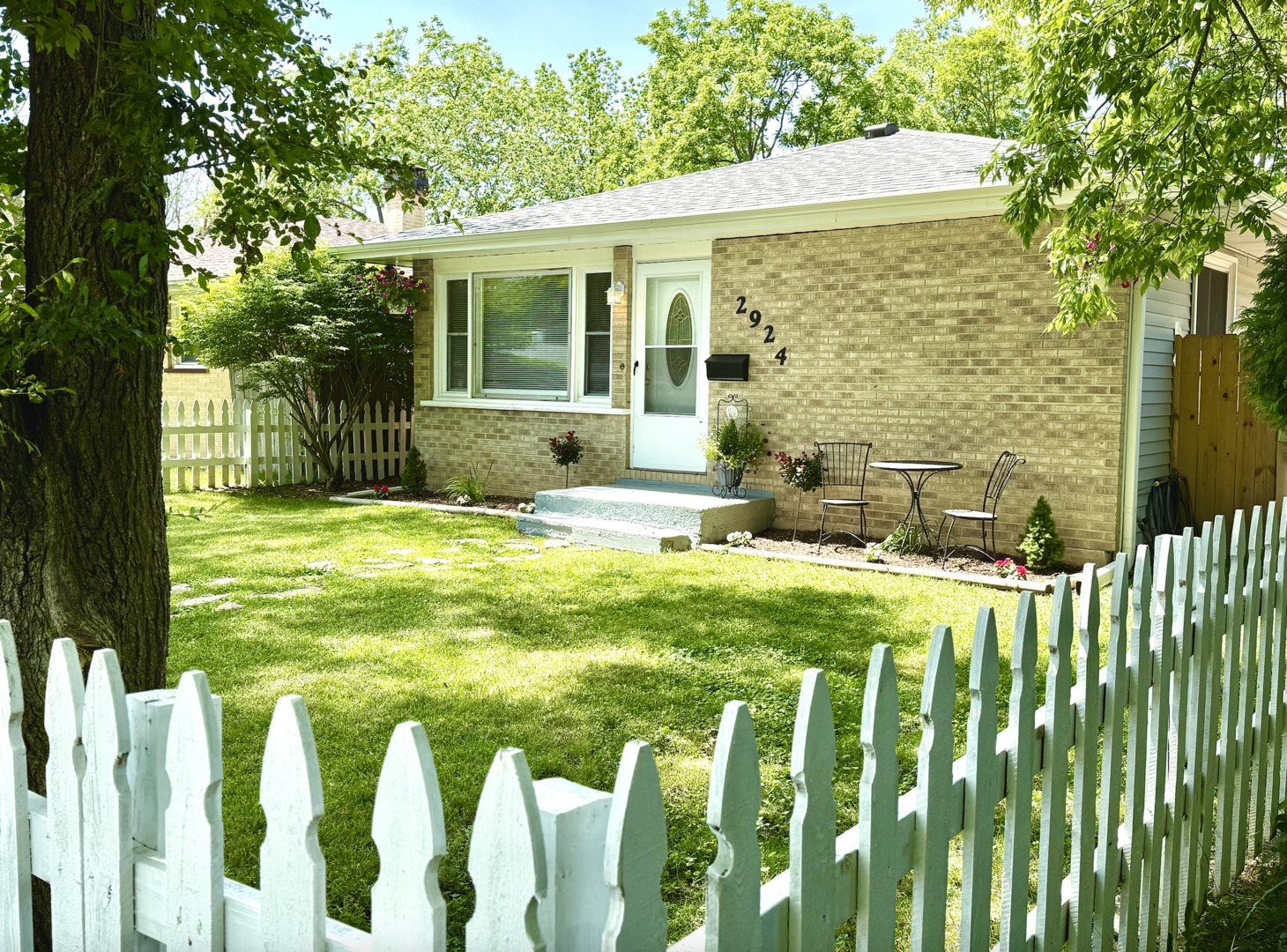 2924 Gideon Avenue, Zion, IL 60099