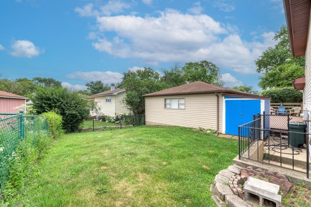 1795 JO ANN Lane, Addison, IL 60101
