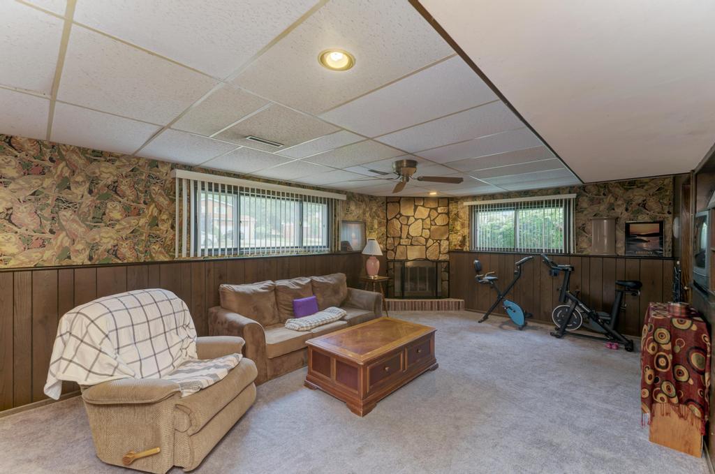 1795 JO ANN Lane, Addison, IL 60101