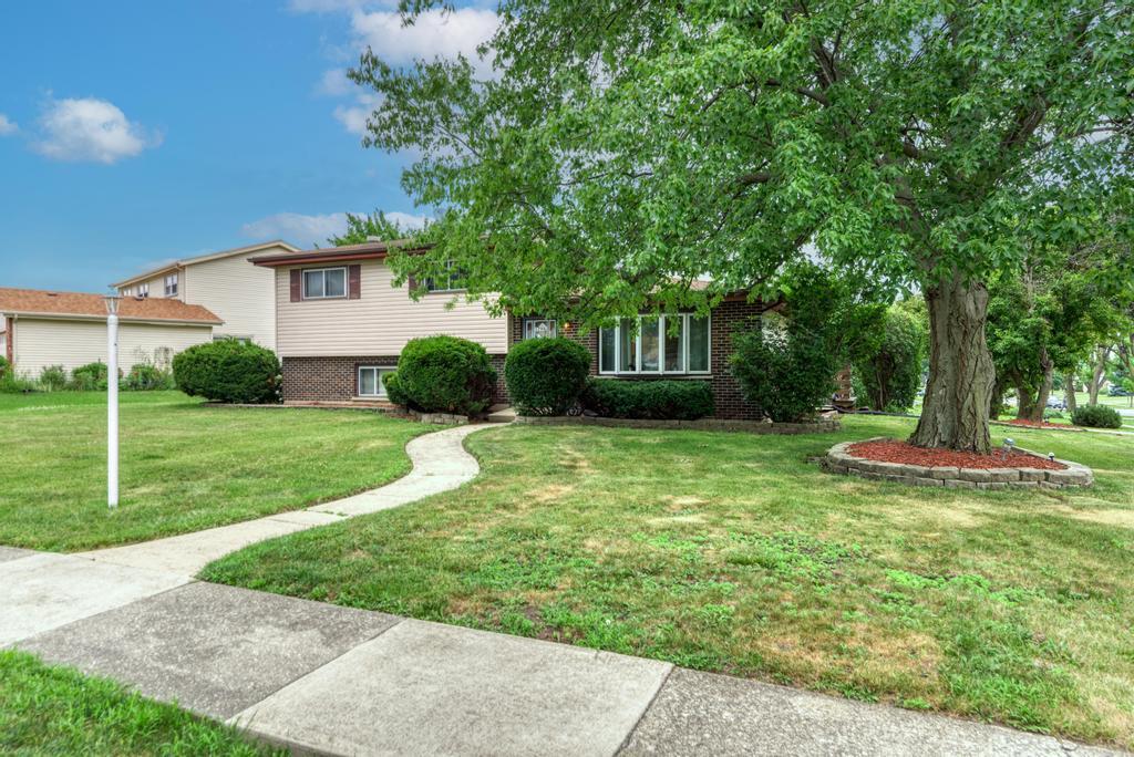 1795 JO ANN Lane, Addison, IL 60101
