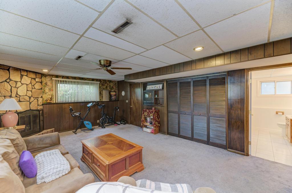 1795 JO ANN Lane, Addison, IL 60101