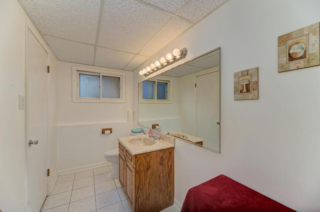 1795 JO ANN Lane, Addison, IL 60101