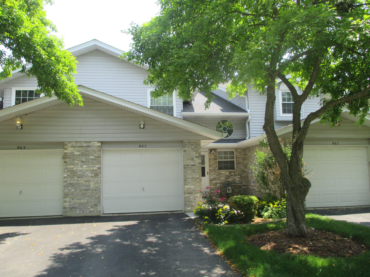 865 N Tamarac Boulevard, Addison, IL 60101