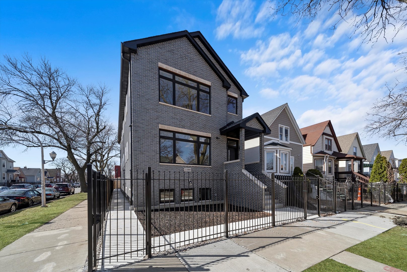 2200 N Kildare Avenue, Chicago, IL 60639