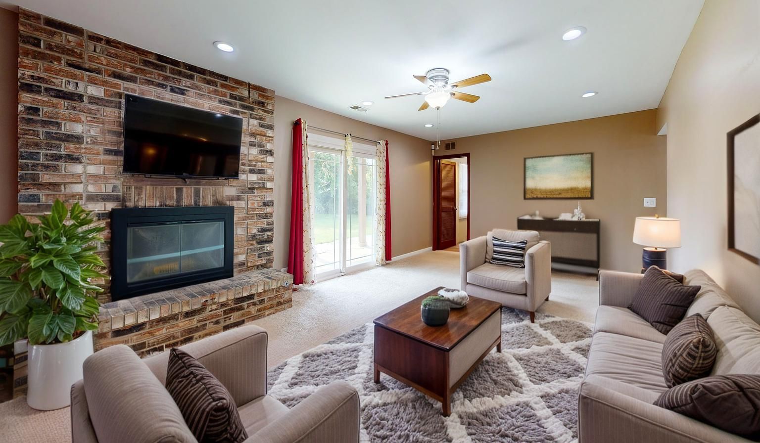 1005 N Dovington Drive, Hoffman Estates, IL 60169