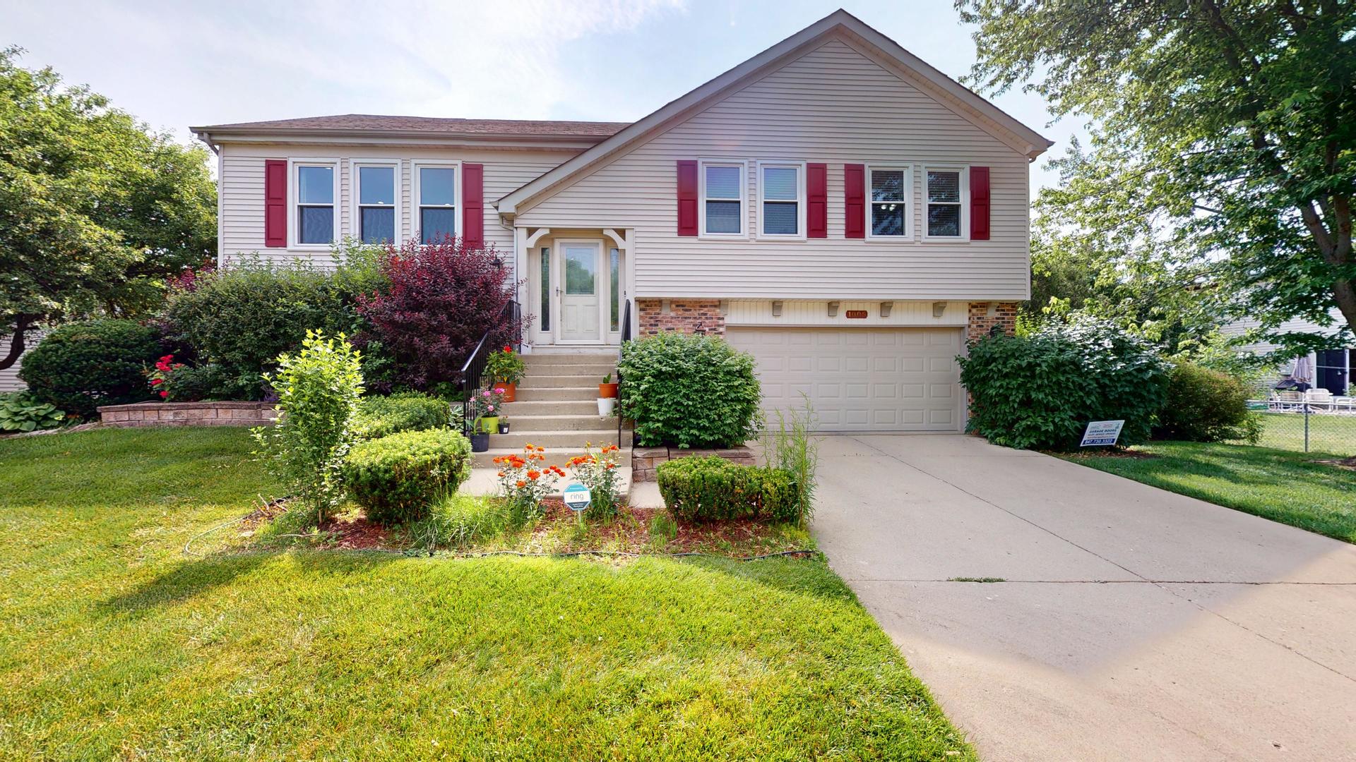 1005 N Dovington Drive, Hoffman Estates, IL 60169
