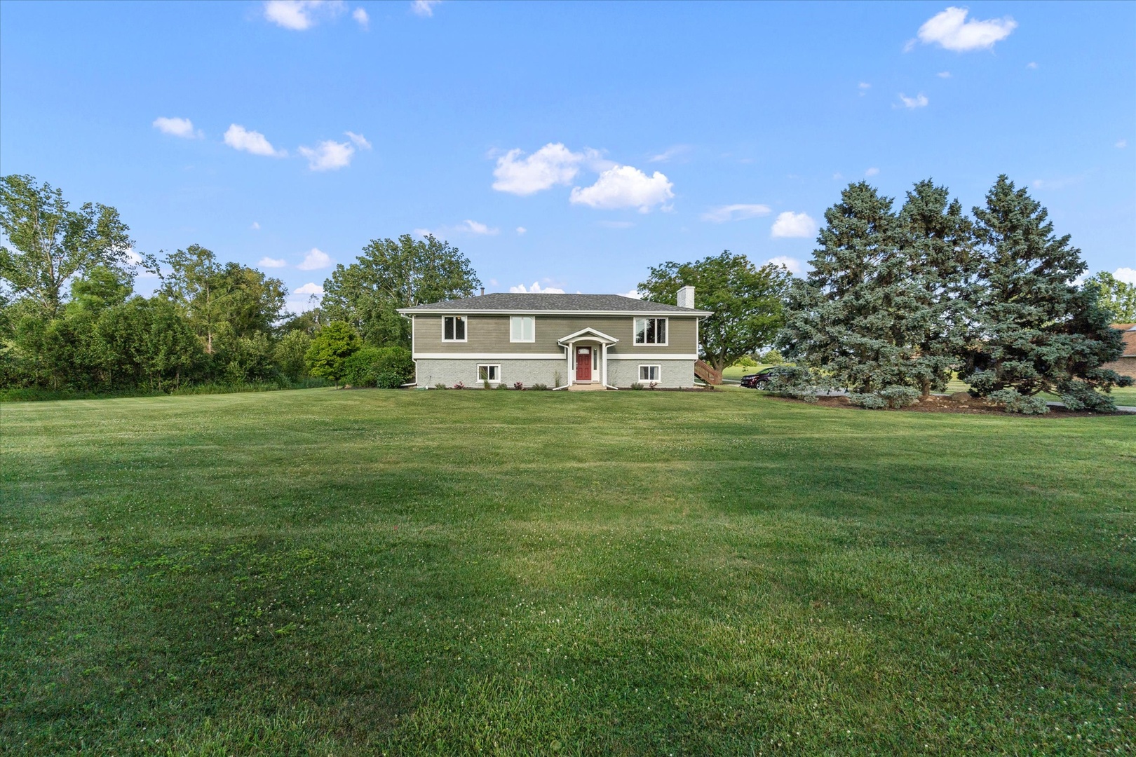 1002 S Schoolhouse Road, New Lenox, IL 60451