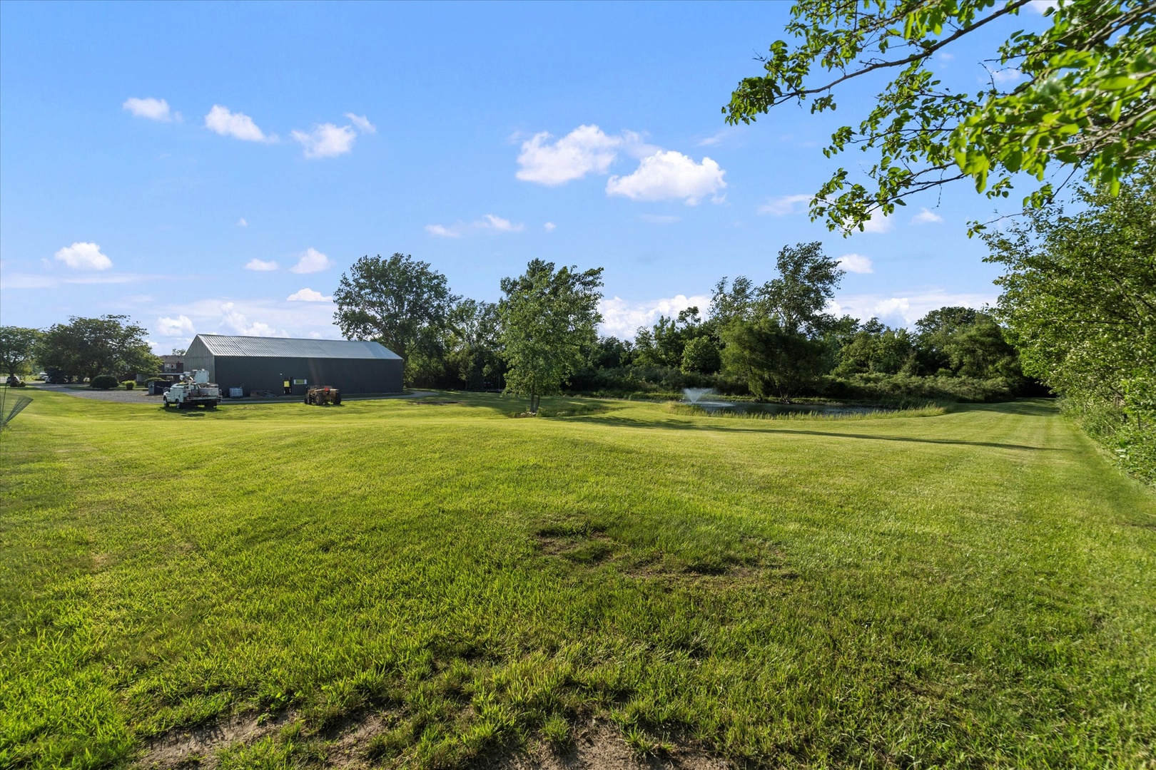 1002 S Schoolhouse Road, New Lenox, IL 60451