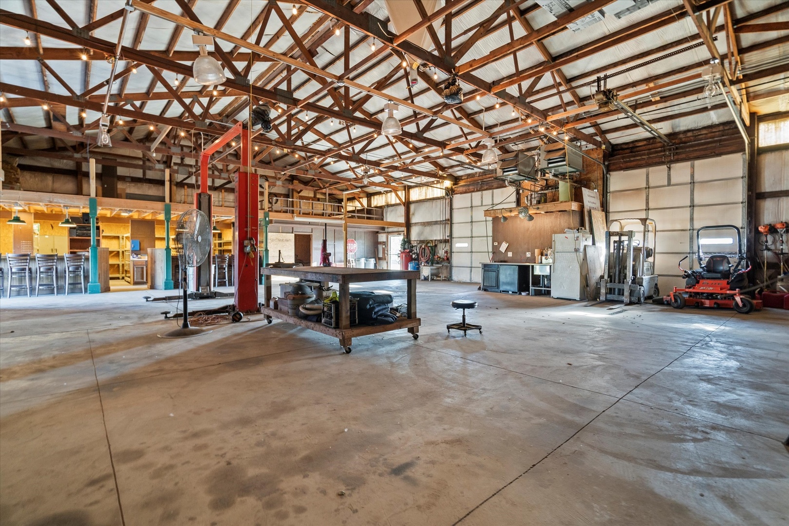 1002 S Schoolhouse Road, New Lenox, IL 60451