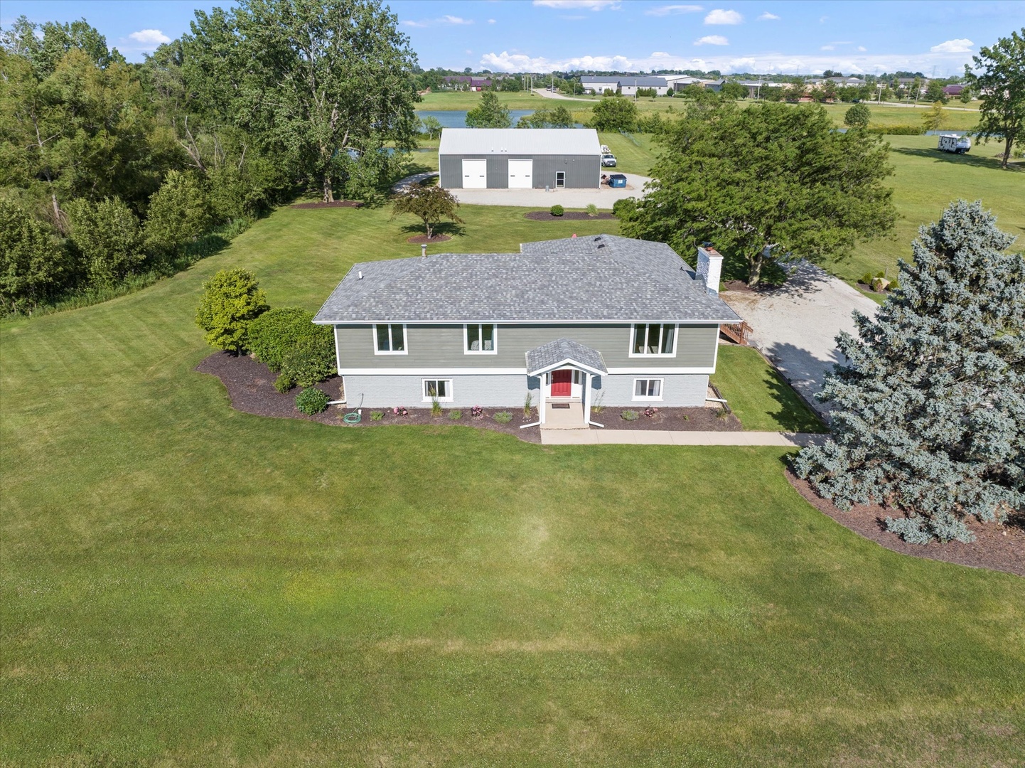 1002 S Schoolhouse Road, New Lenox, IL 60451