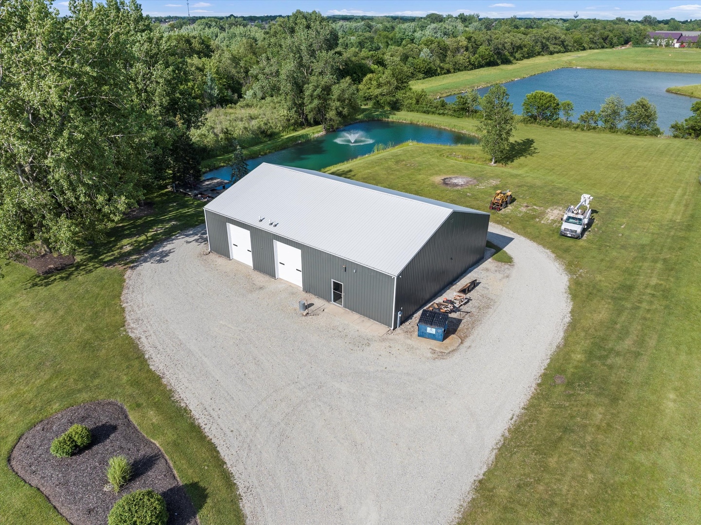 1002 S Schoolhouse Road, New Lenox, IL 60451
