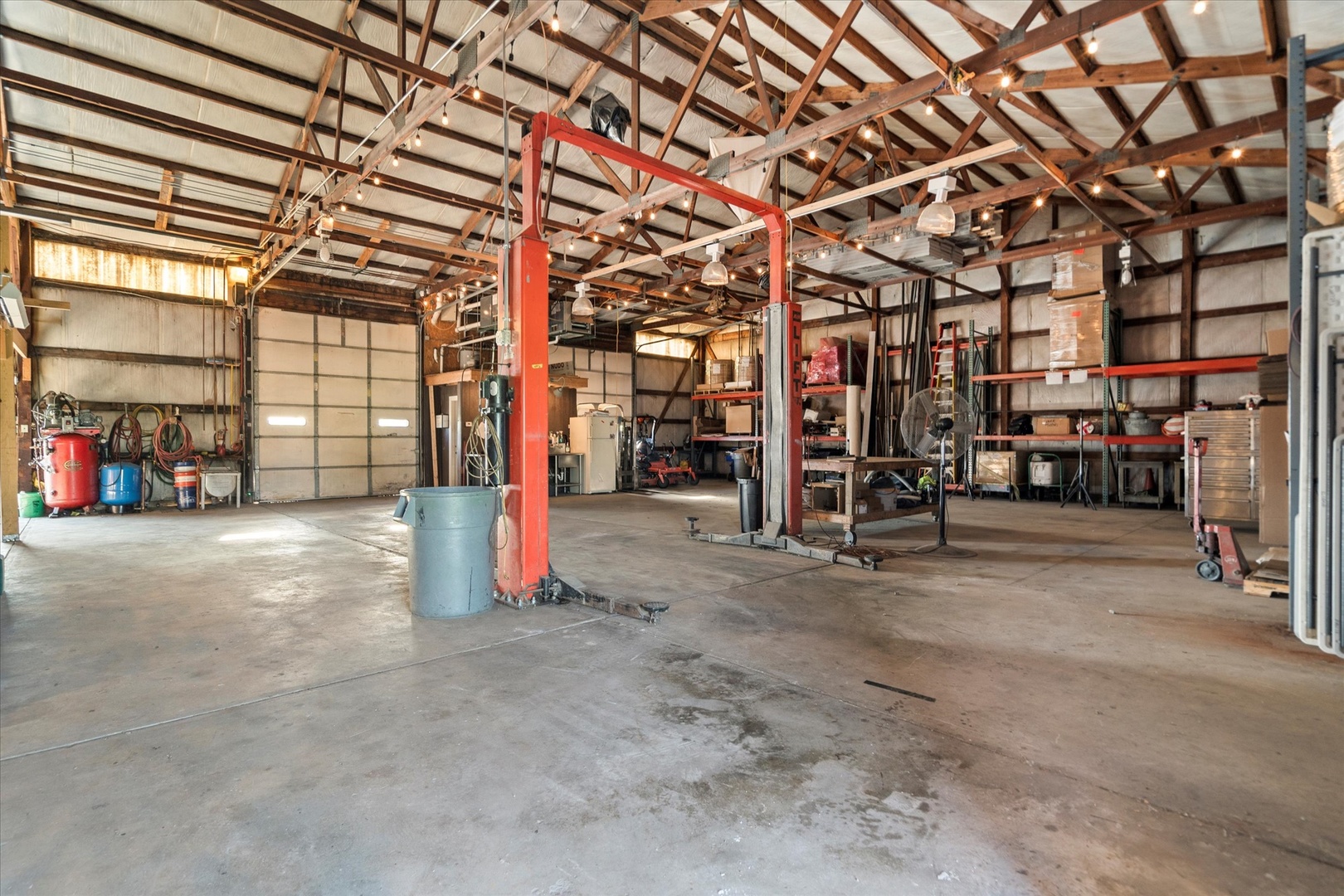 1002 S Schoolhouse Road, New Lenox, IL 60451