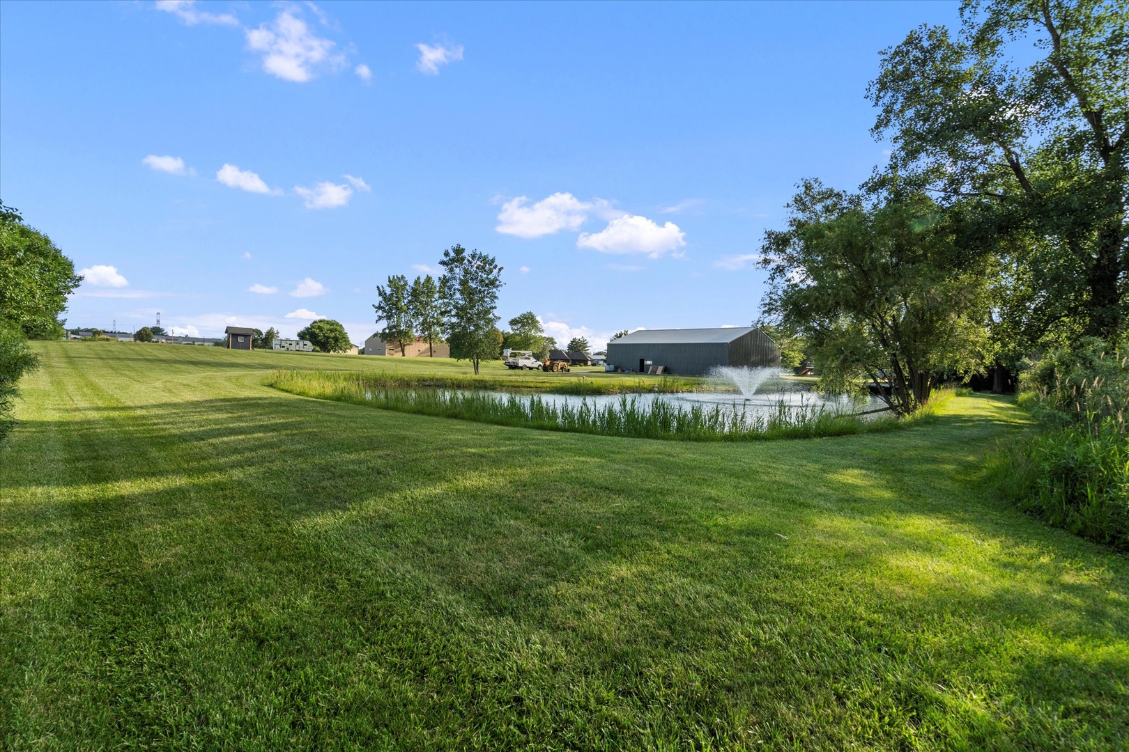 1002 S Schoolhouse Road, New Lenox, IL 60451