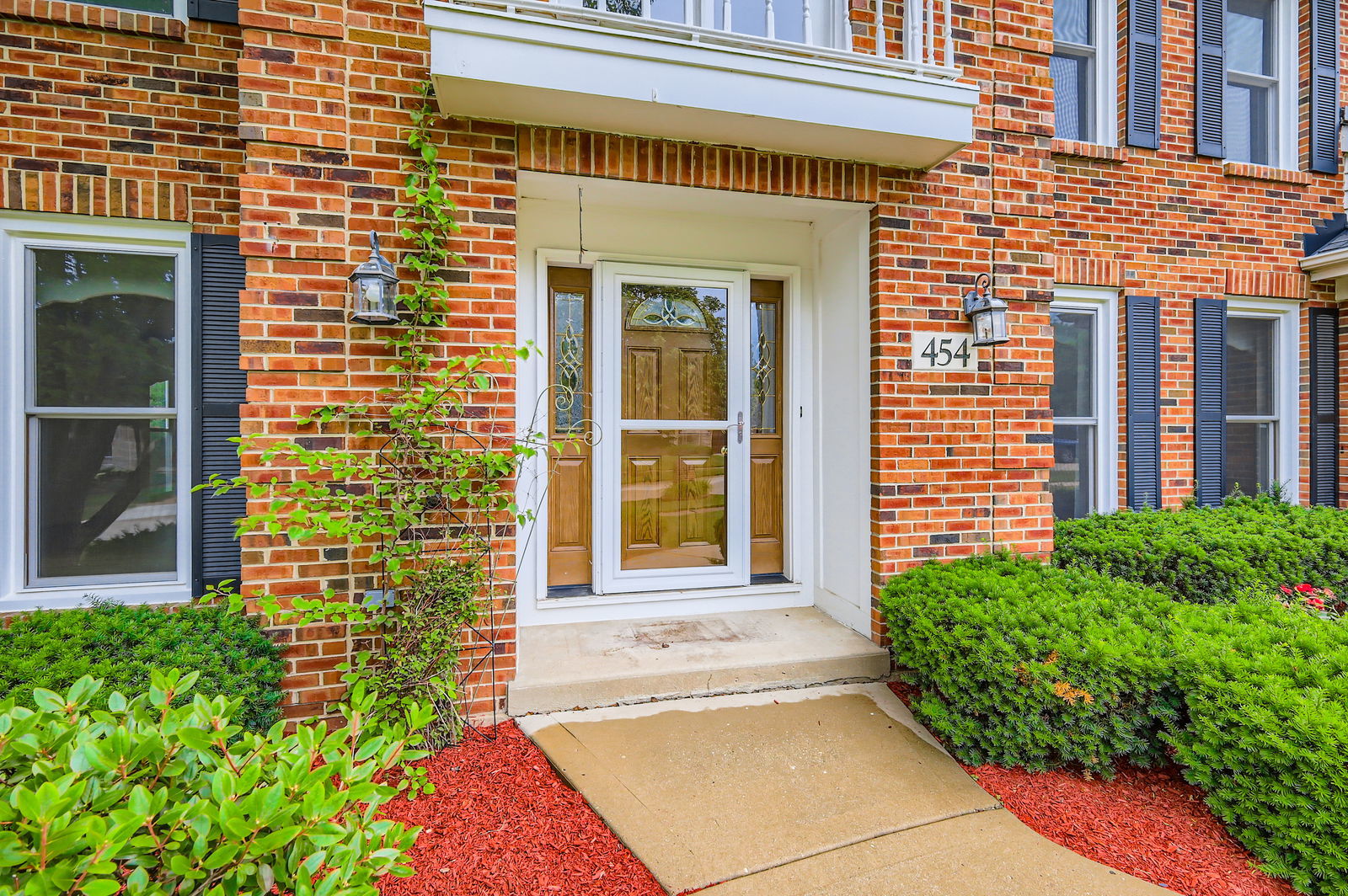 454 Hemlock Lane, Roselle, IL 60172