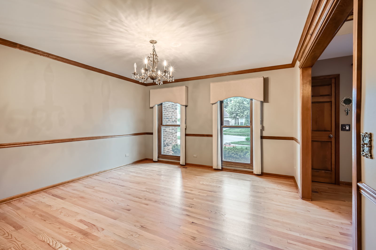 454 Hemlock Lane, Roselle, IL 60172