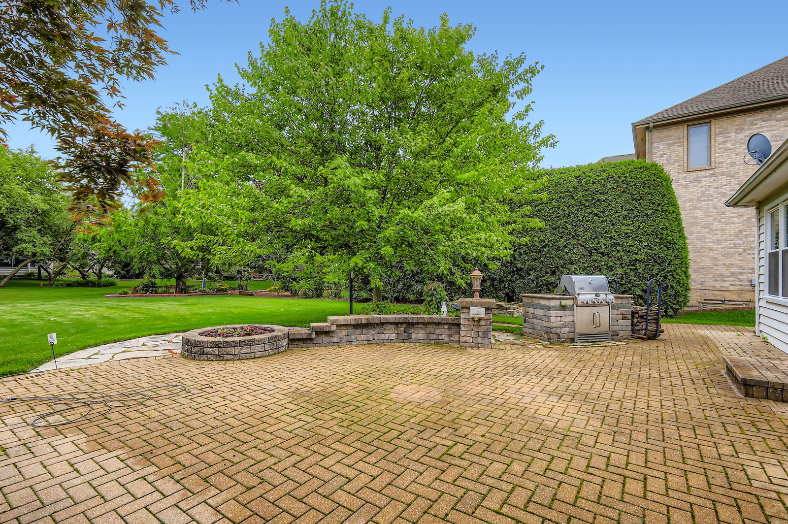454 Hemlock Lane, Roselle, IL 60172