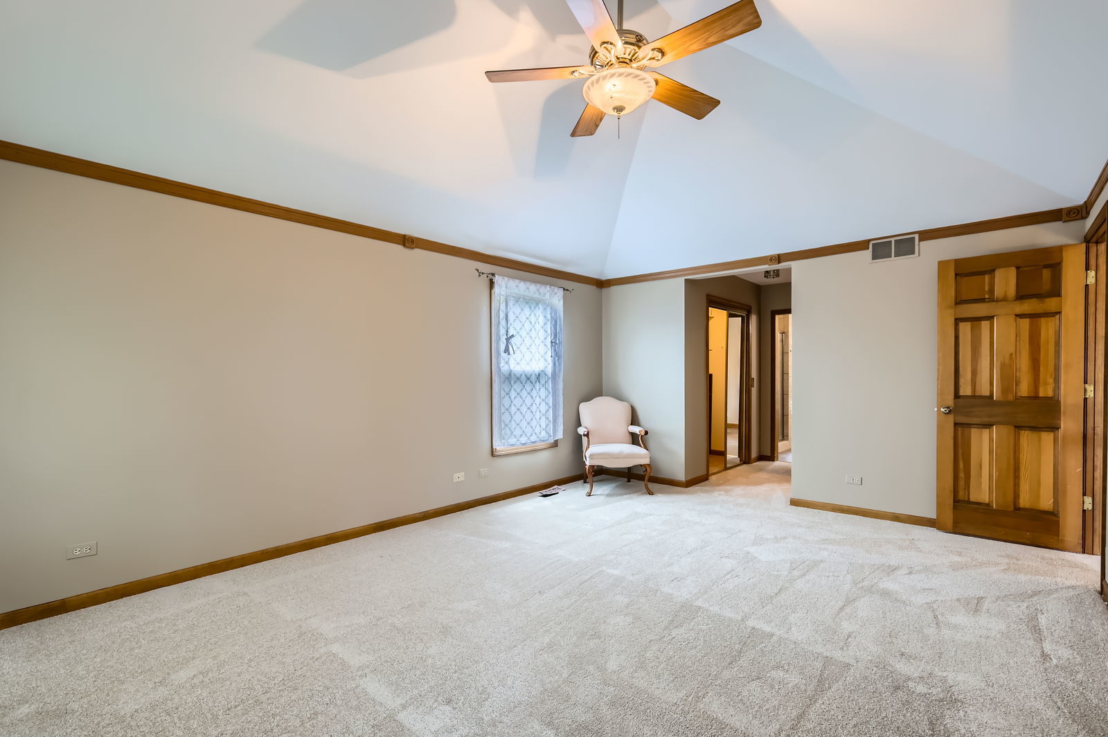 454 Hemlock Lane, Roselle, IL 60172