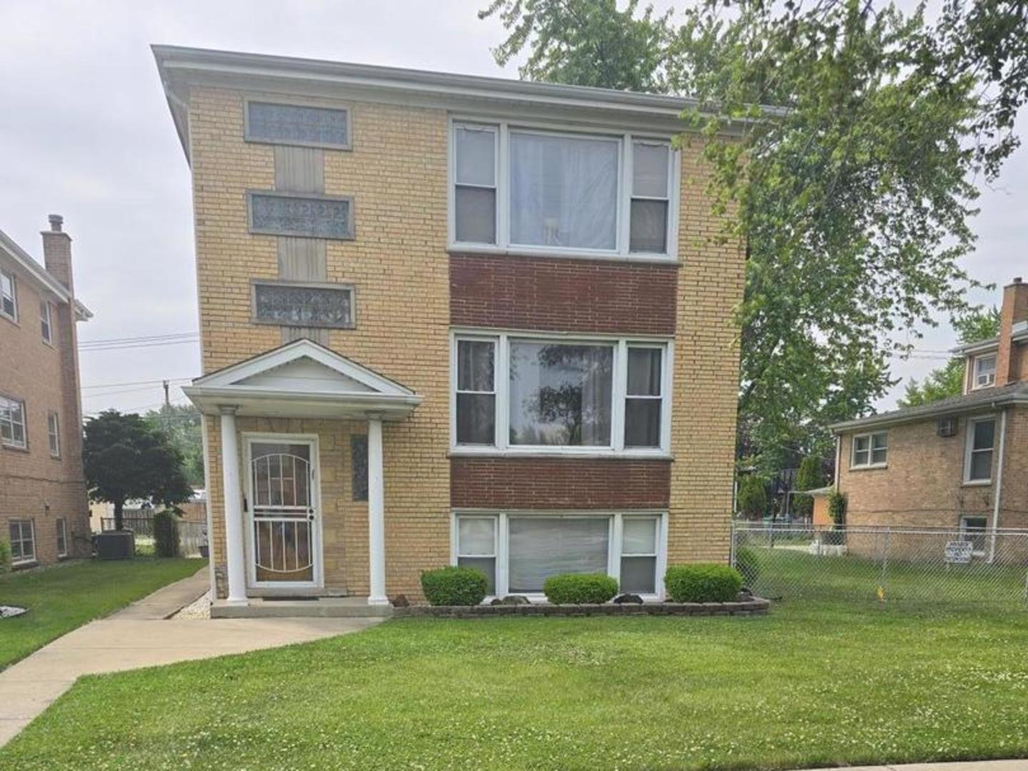 5823 W 79th Street, Burbank, IL 60459