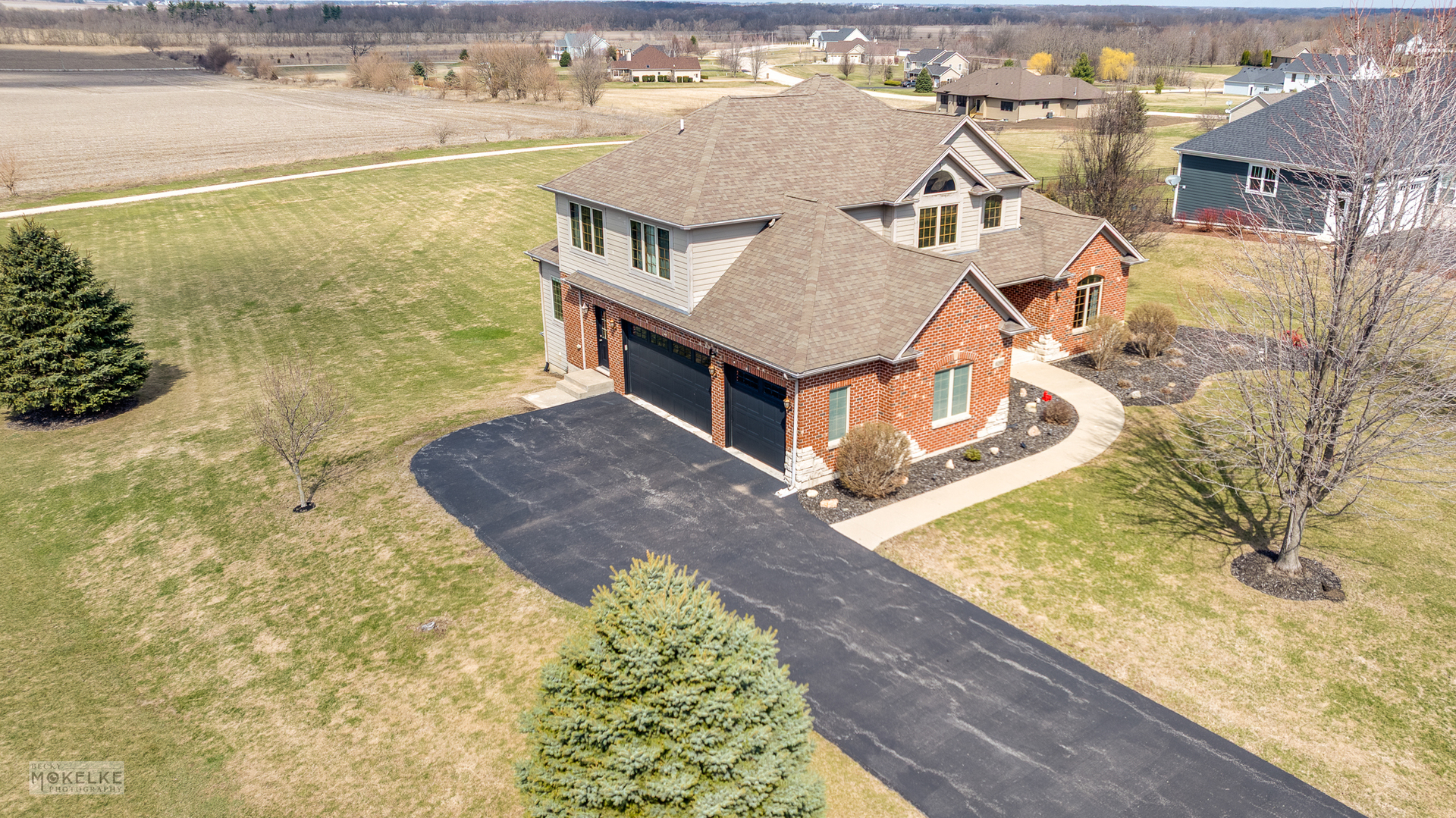 9299 Lee Hill Road, Newark, IL 60541