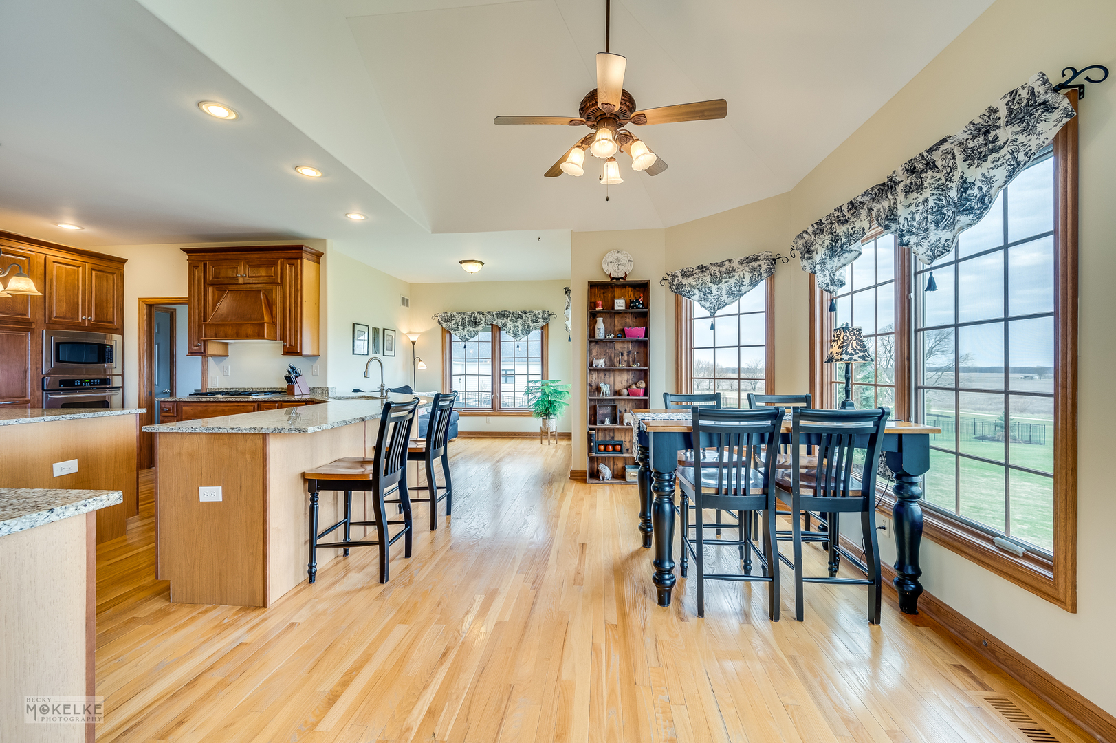 9299 Lee Hill Road, Newark, IL 60541