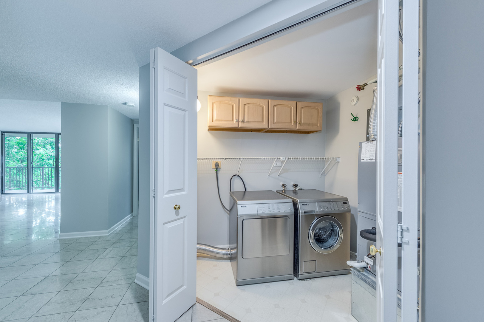 511 Aurora Avenue #410, Naperville, IL 60540