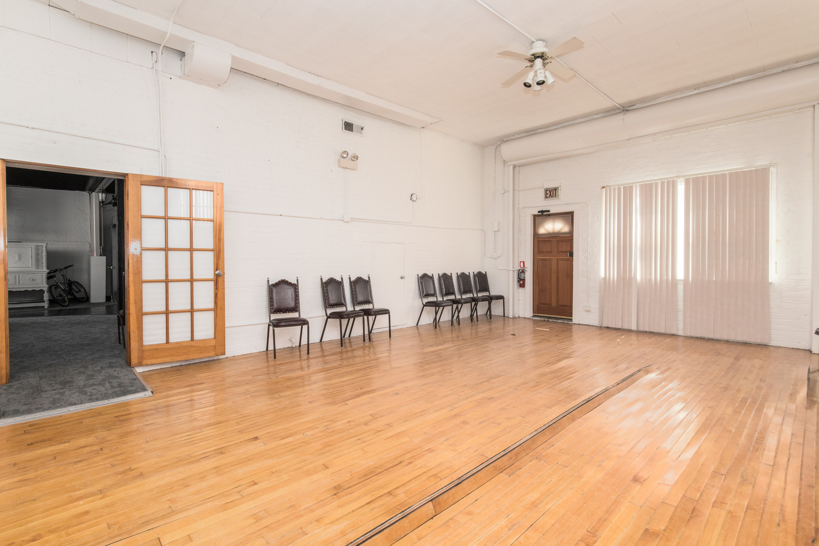 1330 Webford Avenue, Des Plaines, IL 60016