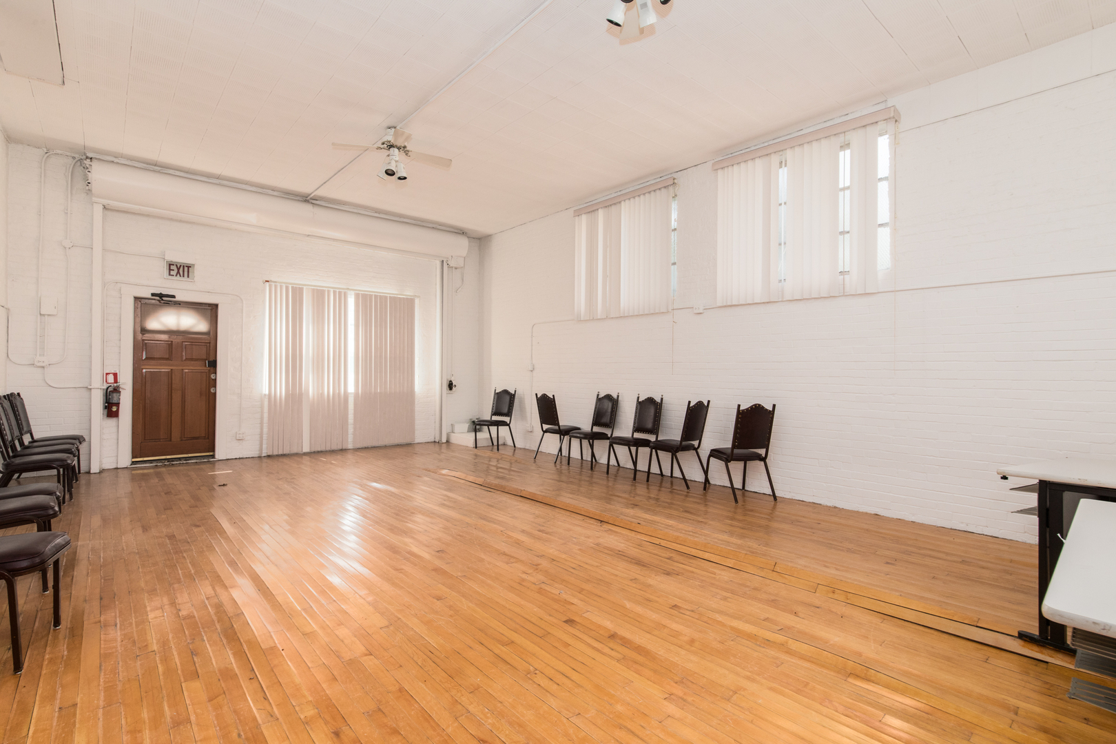 1330 Webford Avenue, Des Plaines, IL 60016