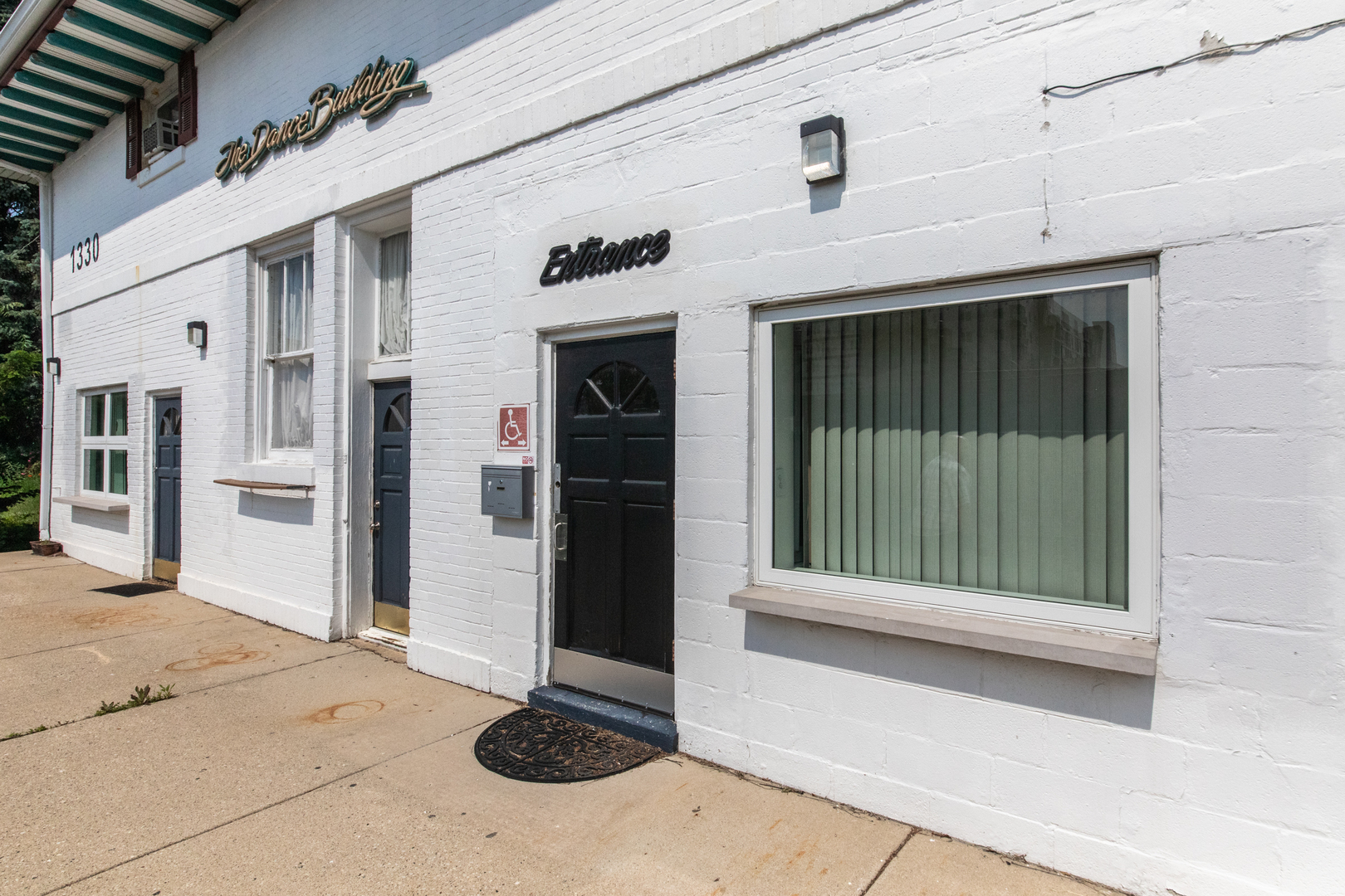 1330 Webford Avenue, Des Plaines, IL 60016