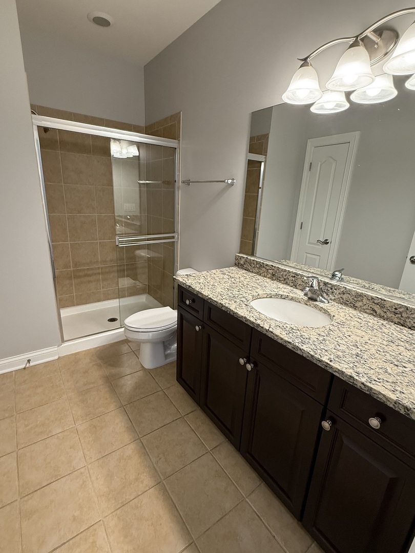 1800 Amberley Court #301, Lake Forest, IL 60045
