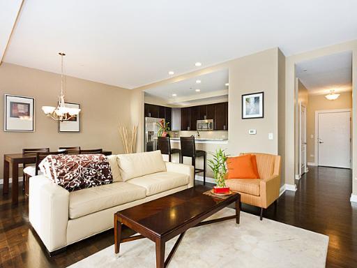 1800 Amberley Court #301, Lake Forest, IL 60045