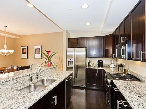 1800 Amberley Court #301, Lake Forest, IL 60045