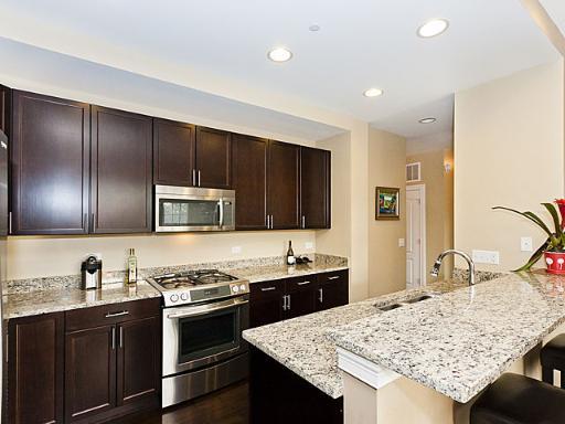 1800 Amberley Court #301, Lake Forest, IL 60045