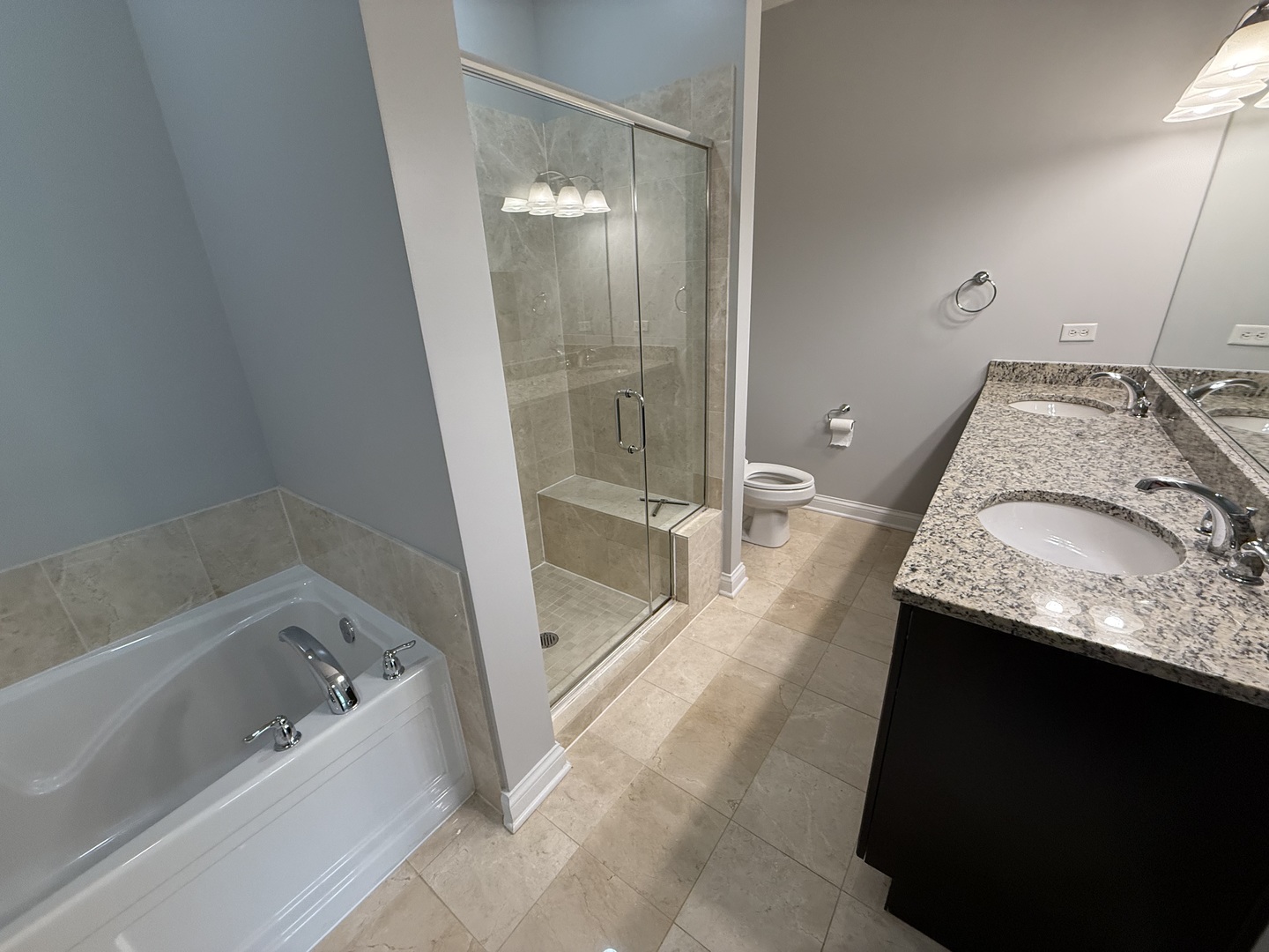 1800 Amberley Court #301, Lake Forest, IL 60045