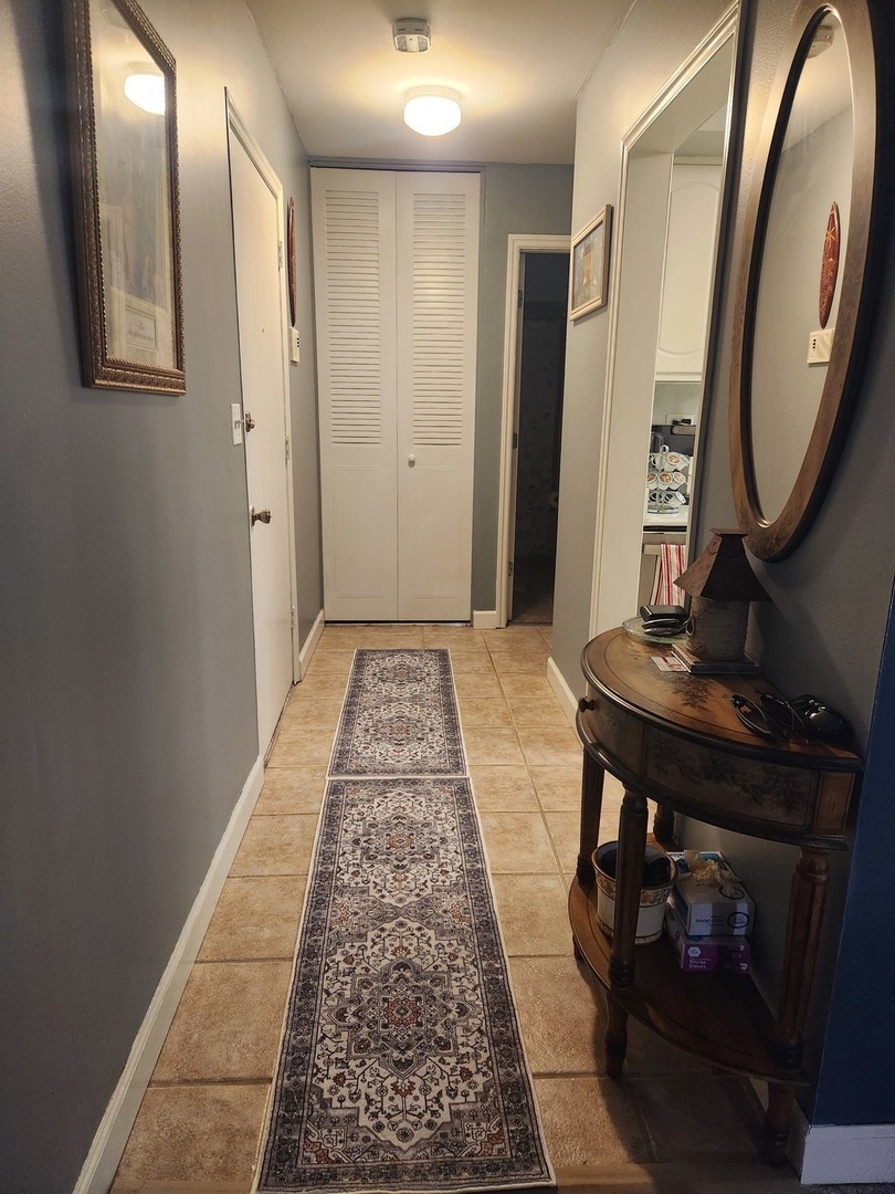 2149 Country Club Drive #16, Woodridge, IL 60517