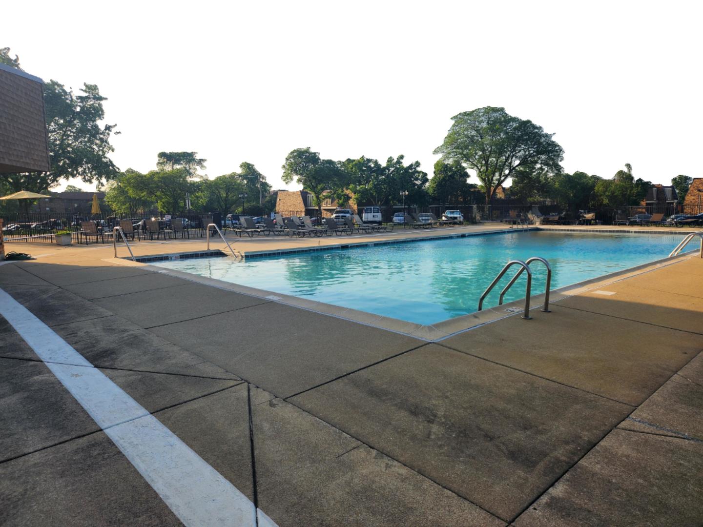 2149 Country Club Drive #16, Woodridge, IL 60517