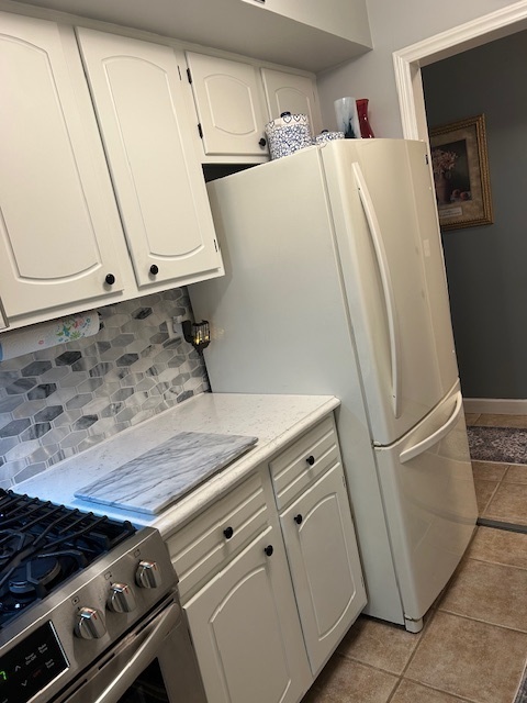 2149 Country Club Drive #16, Woodridge, IL 60517
