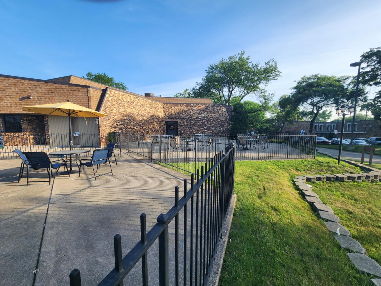 2149 Country Club Drive #16, Woodridge, IL 60517