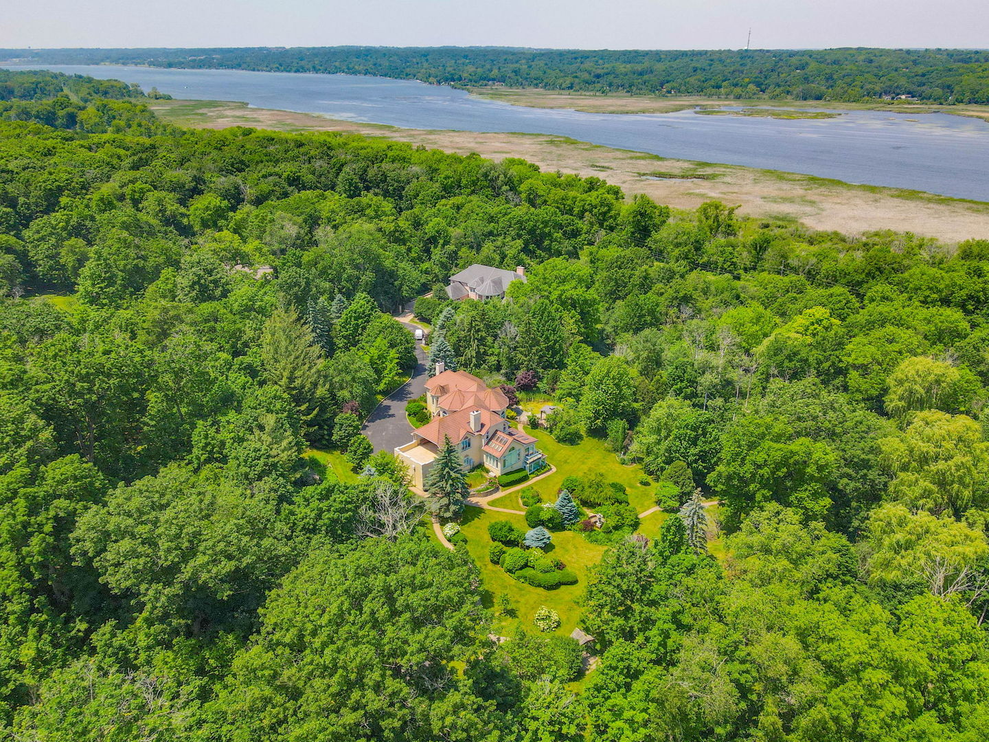 W3318 Lake Forest Lane, Lake Geneva, WI 53147