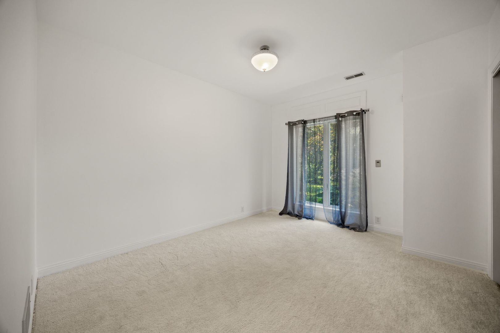 W3318 Lake Forest Lane, Lake Geneva, WI 53147