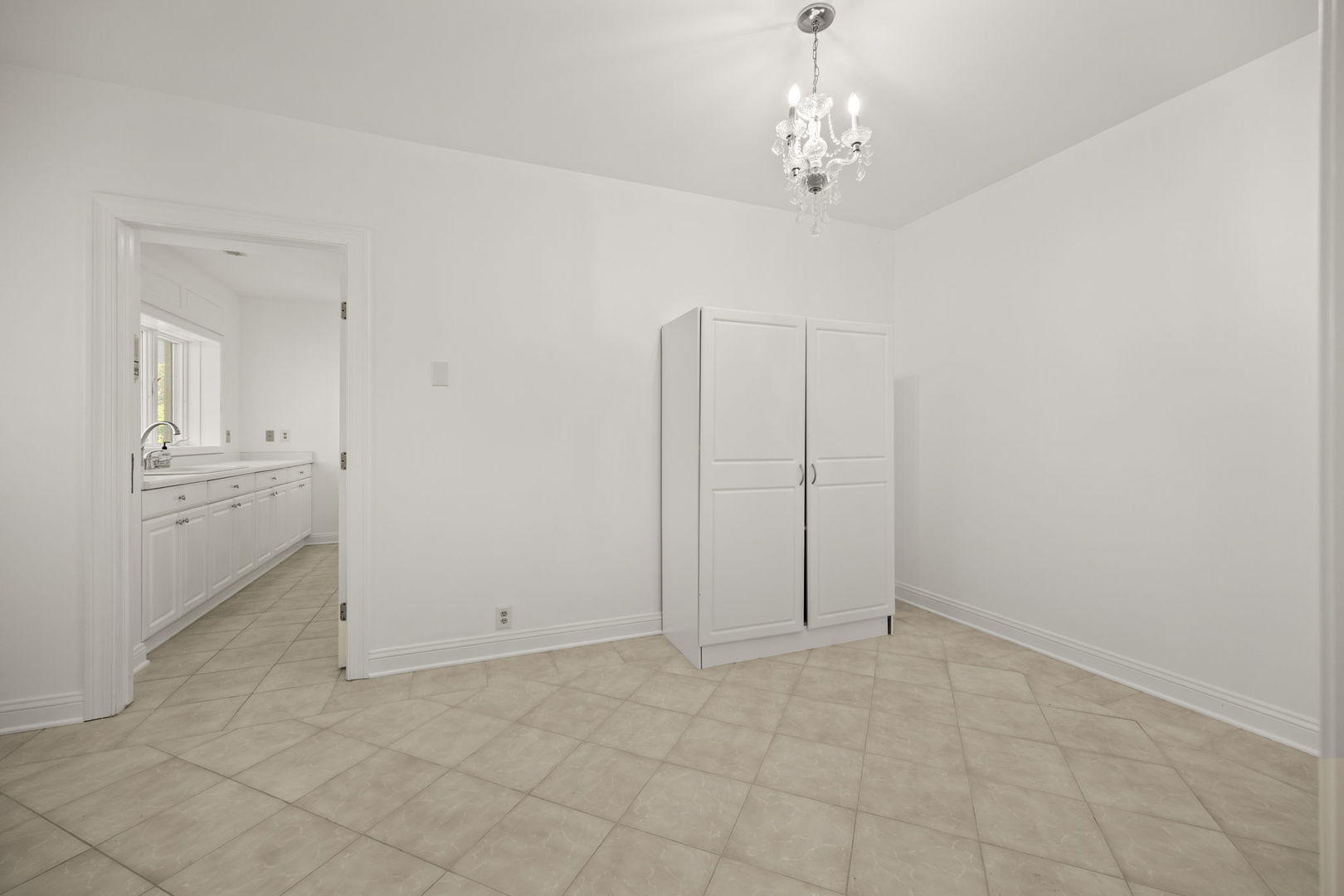 W3318 Lake Forest Lane, Lake Geneva, WI 53147