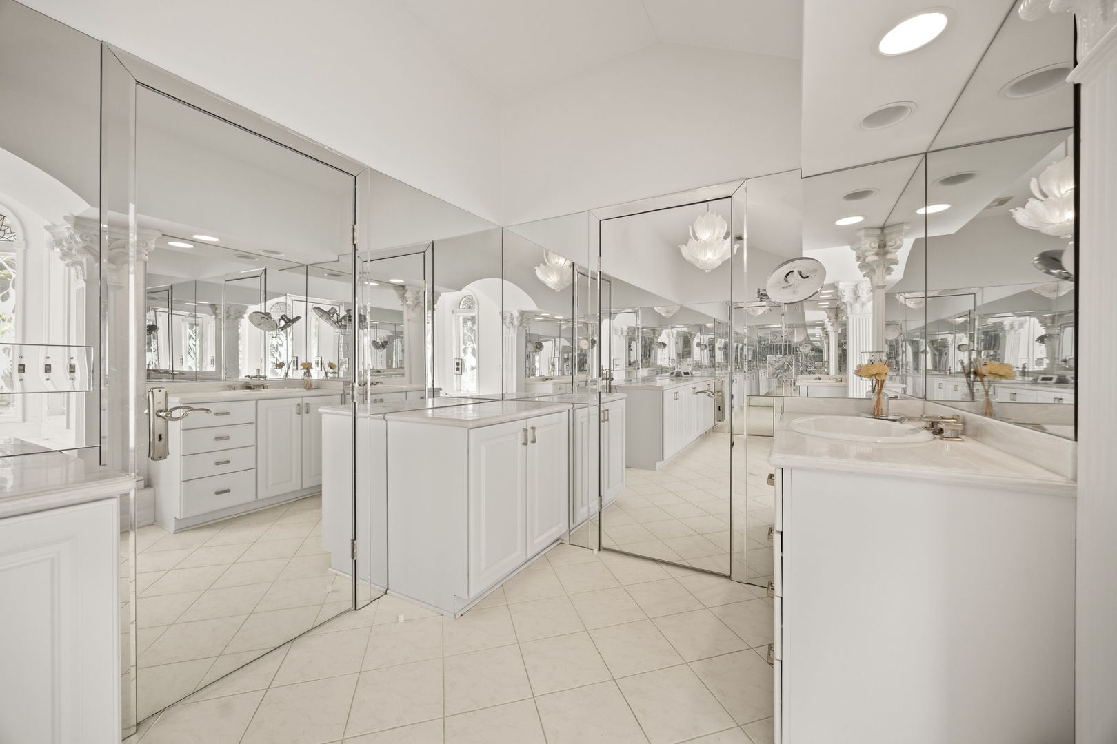 W3318 Lake Forest Lane, Lake Geneva, WI 53147