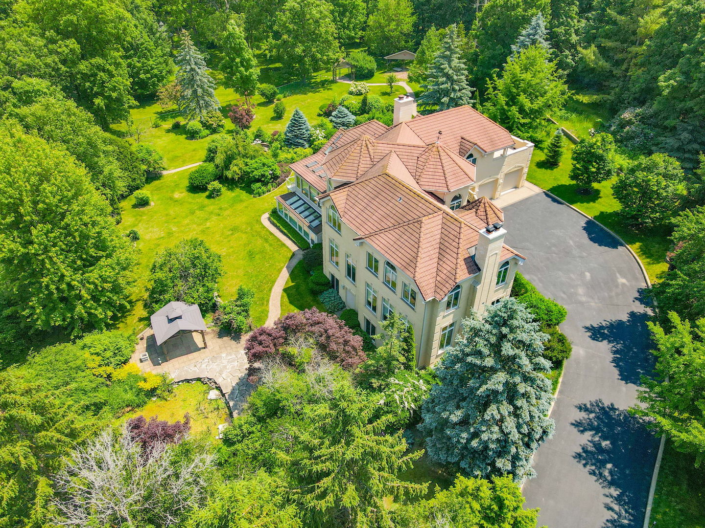 W3318 Lake Forest Lane, Lake Geneva, WI 53147