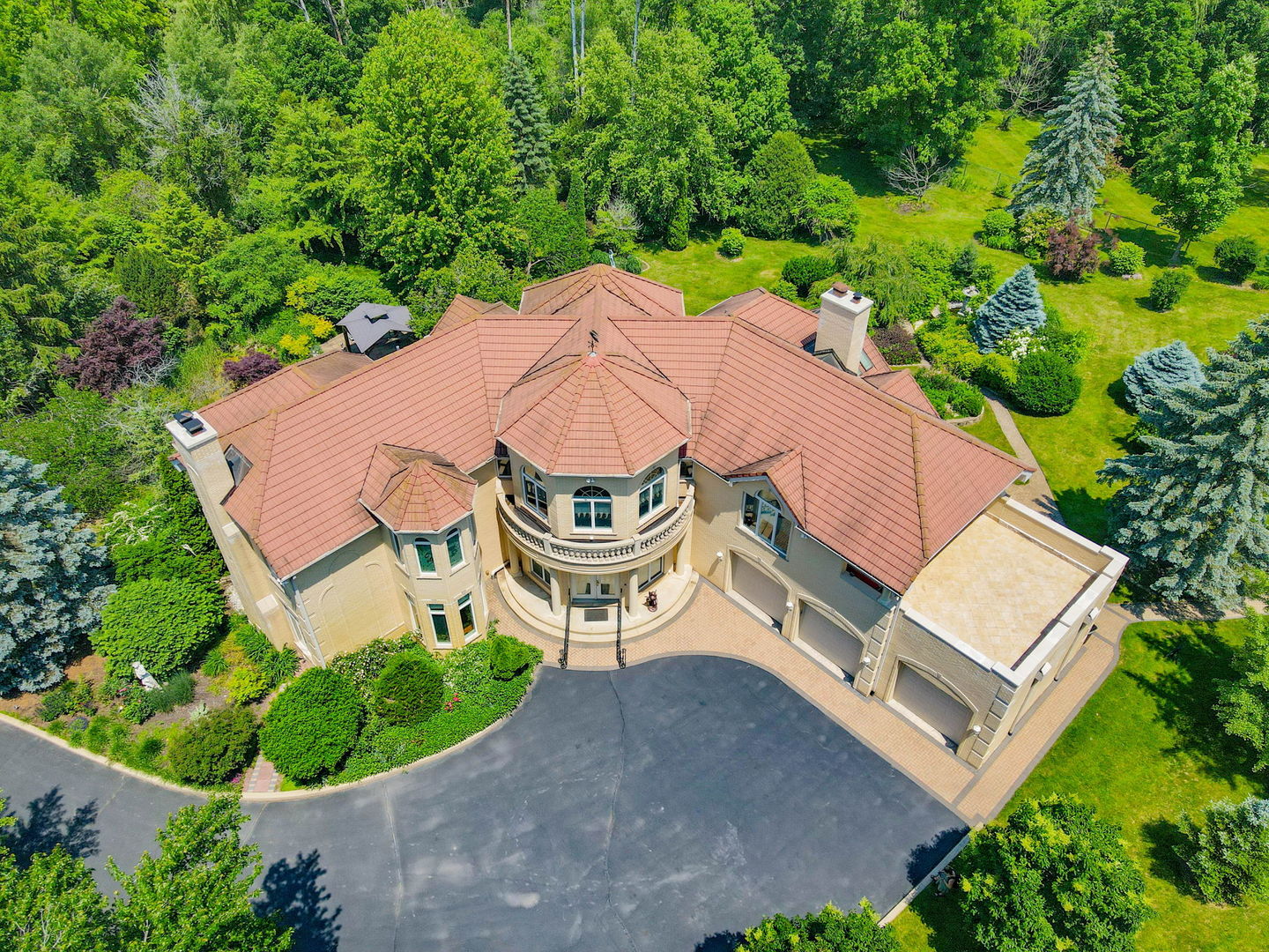 W3318 Lake Forest Lane, Lake Geneva, WI 53147