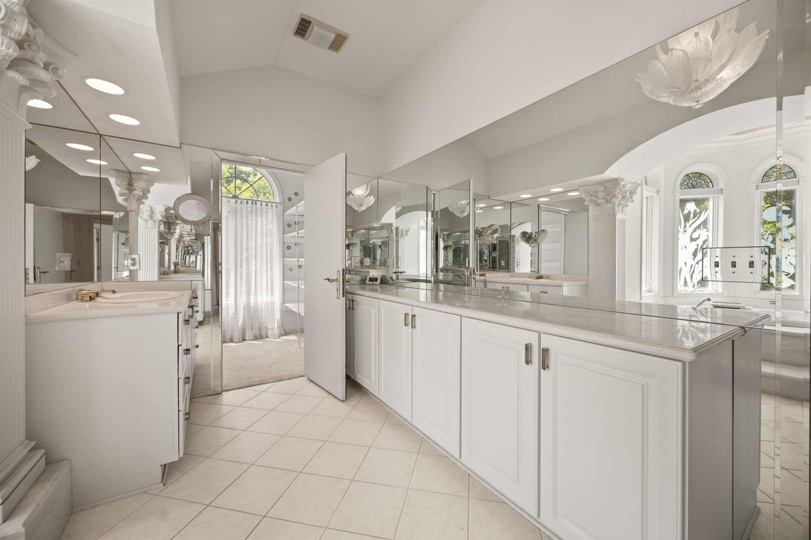 W3318 Lake Forest Lane, Lake Geneva, WI 53147