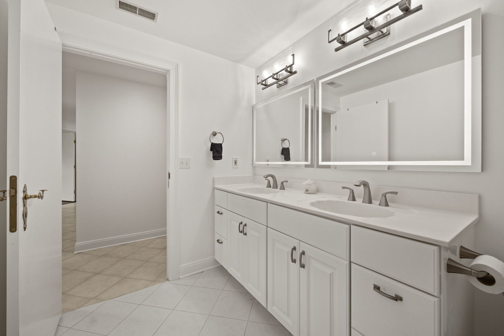 W3318 Lake Forest Lane, Lake Geneva, WI 53147